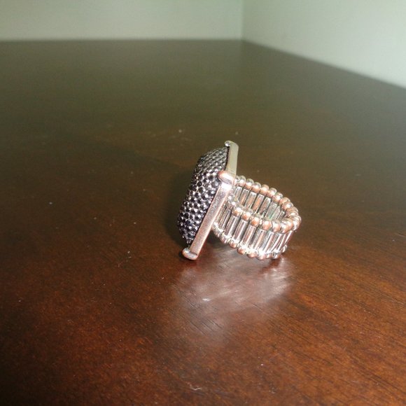 Beaded square ring- costume jewelry - Picture 5 of 10